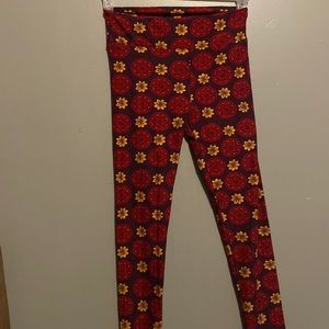 LulaRoe leggings one size purple with pattern.